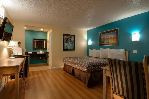 Vagabond Inn Bakersfield South - image 9