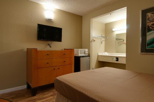 Vagabond Inn Bakersfield North - image 17