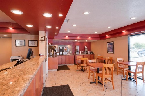 Vagabond Inn Bakersfield North - image 5