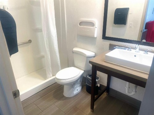 Country Inn & Suites by Radisson Bakersfield CA - image 36