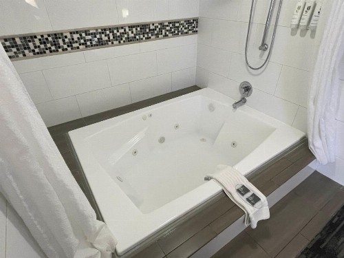 Country Inn & Suites by Radisson Bakersfield CA - image 44
