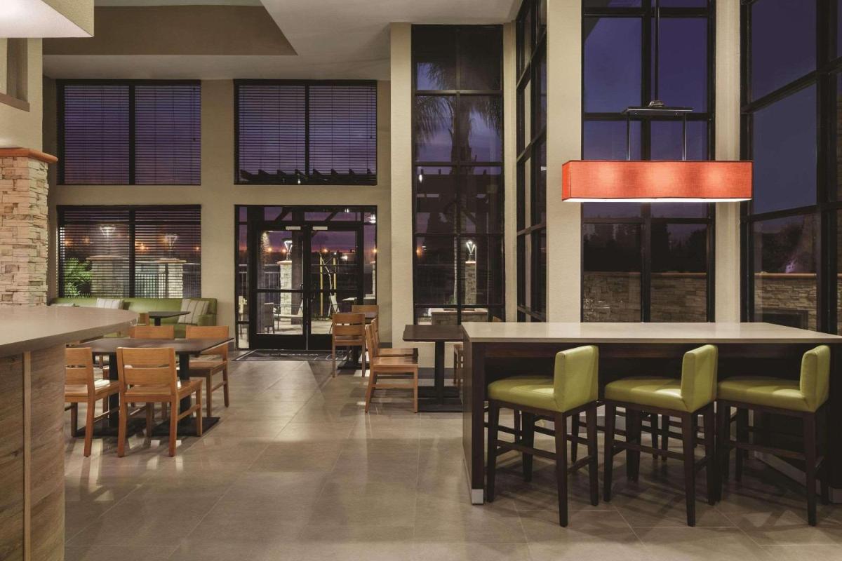 Country Inn & Suites by Radisson Bakersfield CA - image 5