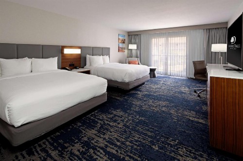 DoubleTree by Hilton Bakersfield - image 11