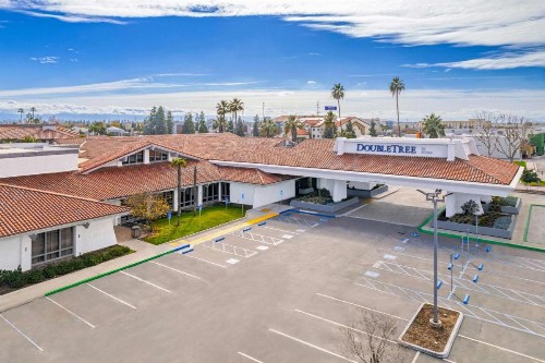 DoubleTree by Hilton Bakersfield - image 28