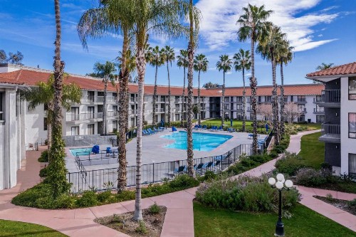 DoubleTree by Hilton Bakersfield - image 29