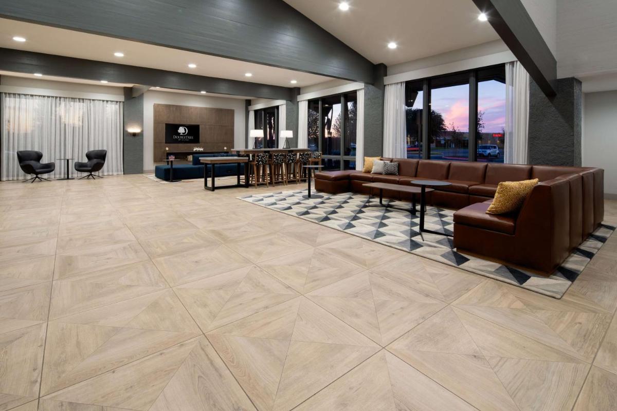 DoubleTree by Hilton Bakersfield - image 3