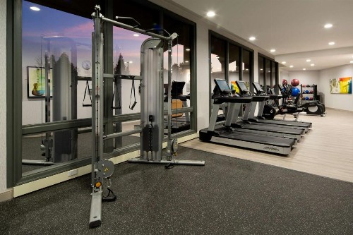 DoubleTree by Hilton Bakersfield - image 7