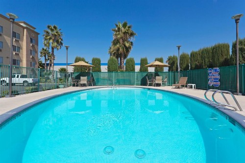 Holiday Inn Express Bakersfield an IHG Hotel - image 10