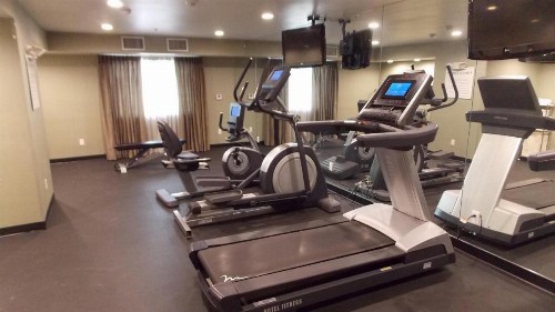 Holiday Inn Express Bakersfield an IHG Hotel - image 17