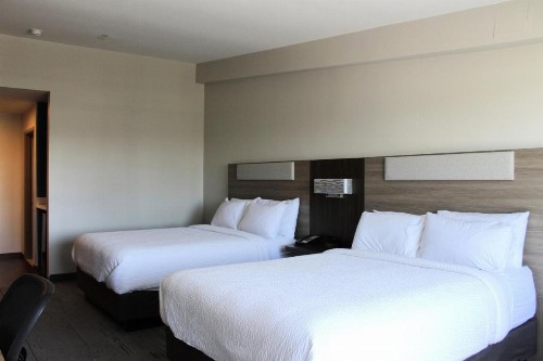 Holiday Inn Express Bakersfield an IHG Hotel - image 18