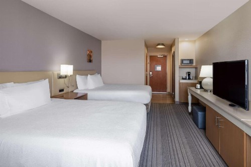 Hilton Garden Inn Bakersfield - image 16