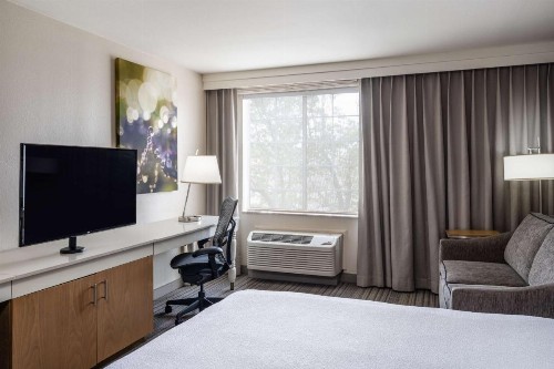 Hilton Garden Inn Bakersfield - image 22