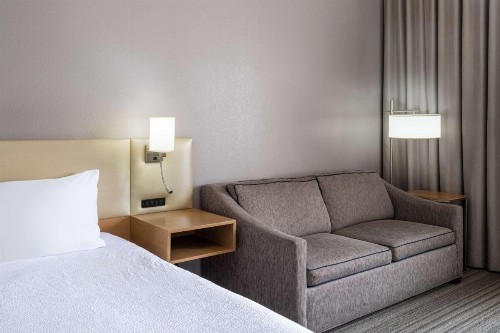 Hilton Garden Inn Bakersfield - image 25