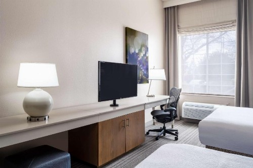 Hilton Garden Inn Bakersfield - image 28