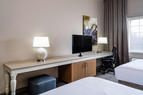 Hilton Garden Inn Bakersfield - image 29