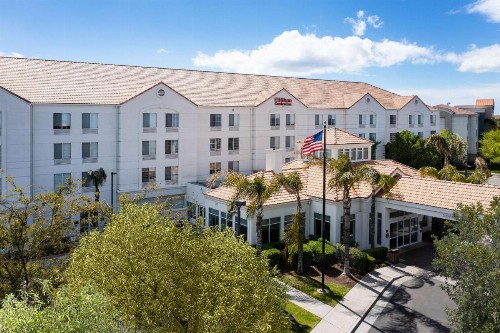 Hilton Garden Inn Bakersfield - image 3