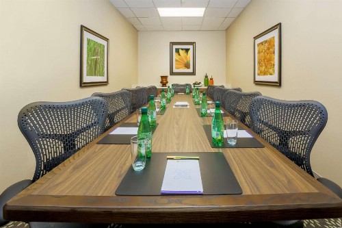 Hilton Garden Inn Bakersfield - image 34