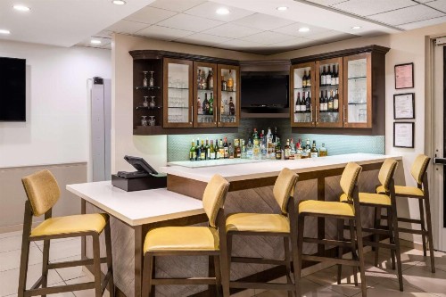 Hilton Garden Inn Bakersfield - image 38