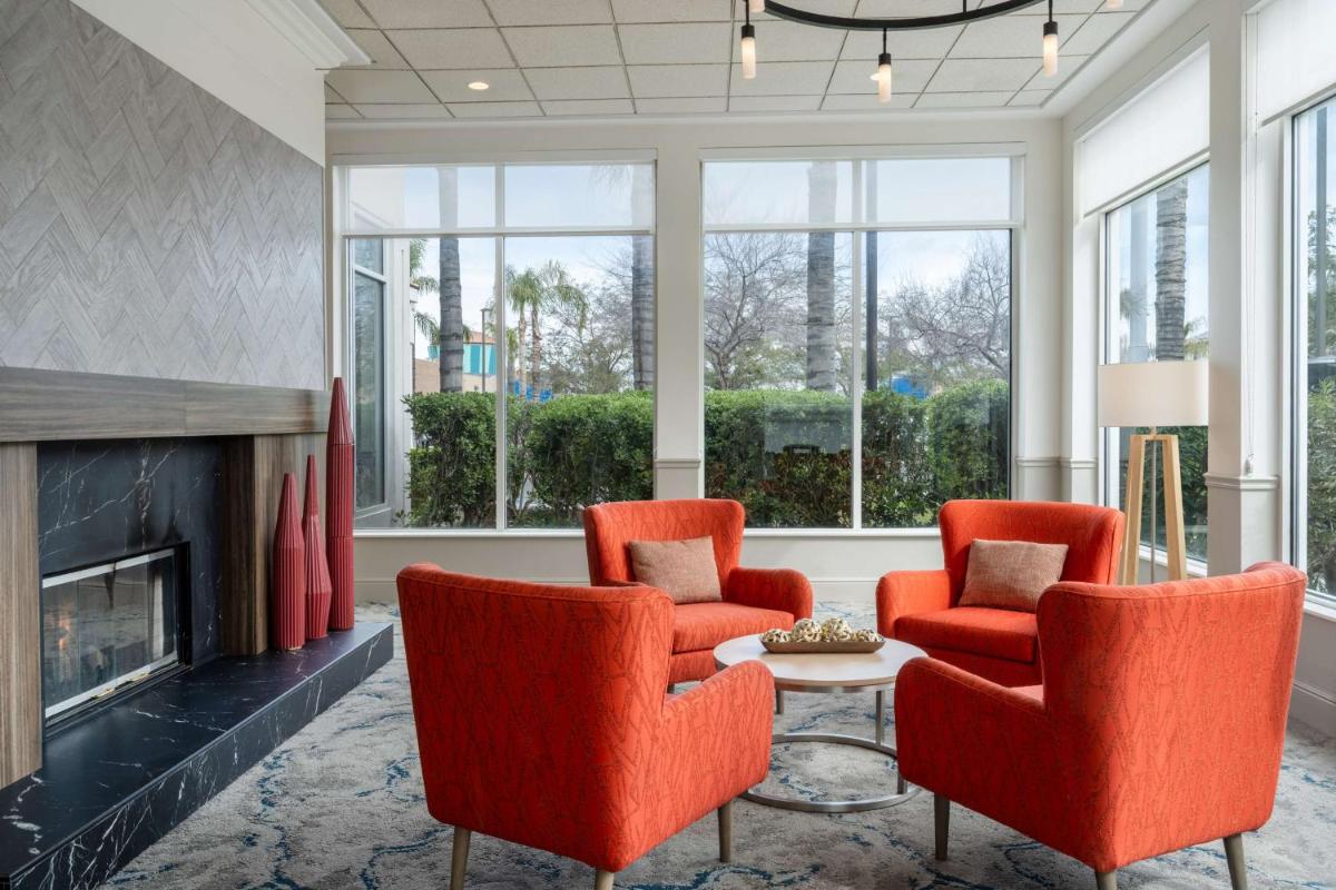 Hilton Garden Inn Bakersfield - image 5