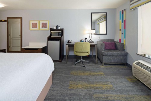 Hampton Inn and Suites Bakersfield / Highway 58 - image 10