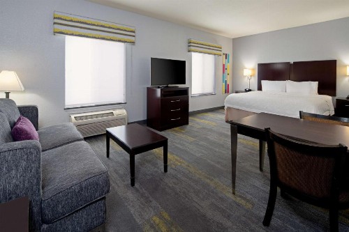 Hampton Inn and Suites Bakersfield / Highway 58 - image 12