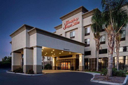 Hampton Inn and Suites Bakersfield / Highway 58 - image 2