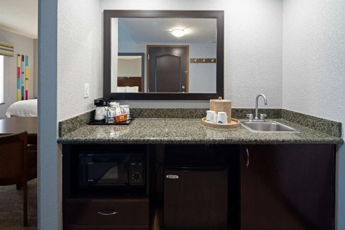 Hampton Inn and Suites Bakersfield / Highway 58 - image 22