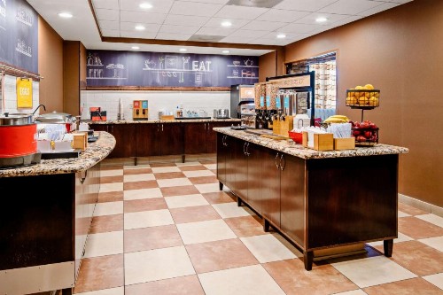 Hampton Inn and Suites Bakersfield / Highway 58 - image 4
