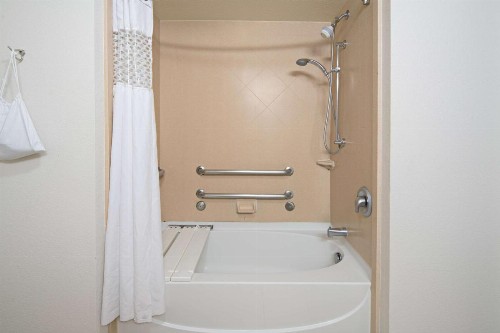 Hampton Inn and Suites Bakersfield / Highway 58 - image 8
