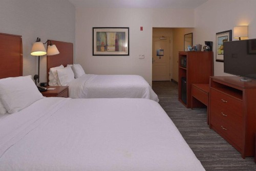 Hampton Inn and Suites Bakersfield North-Airport - image 15