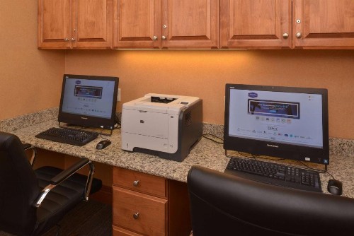 Hampton Inn and Suites Bakersfield North-Airport - image 25