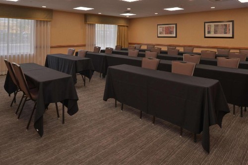 Hampton Inn and Suites Bakersfield North-Airport - image 28