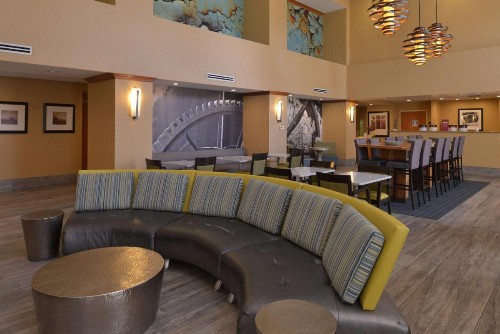 Hampton Inn and Suites Bakersfield North-Airport - image 4