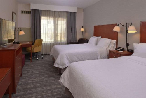 Hampton Inn and Suites Bakersfield North-Airport - image 6