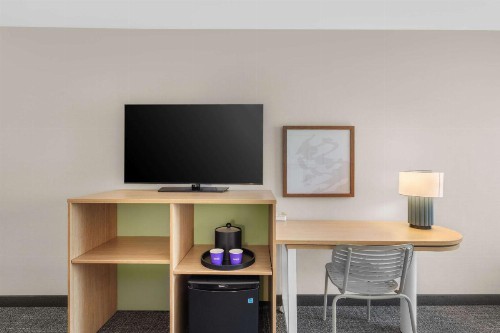 Hampton Inn Bakersfield - Central - image 12