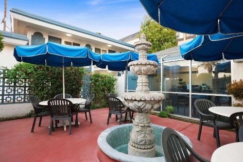 Travelodge by Wyndham Bakersfield - image 9