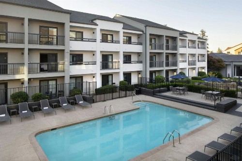 Courtyard by Marriott Bakersfield - image 26