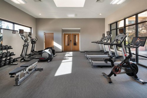 Courtyard by Marriott Bakersfield - image 28