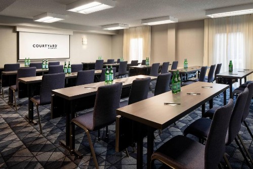 Courtyard by Marriott Bakersfield - image 30