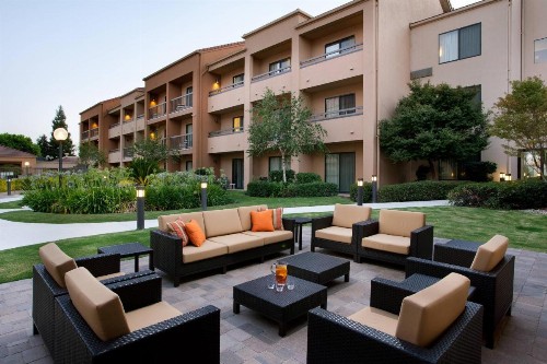 Courtyard by Marriott Bakersfield - image 34