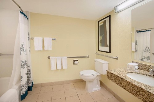Residence Inn Bakersfield - image 17