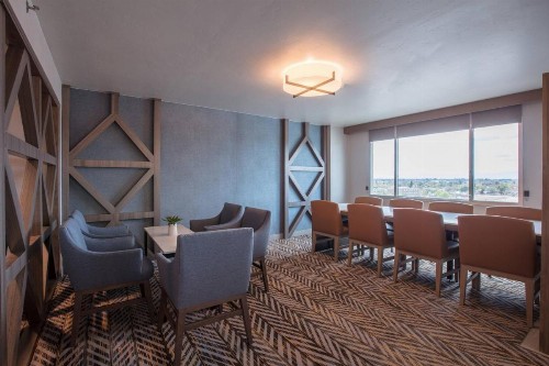 Bakersfield Marriott at the Convention Center - image 36