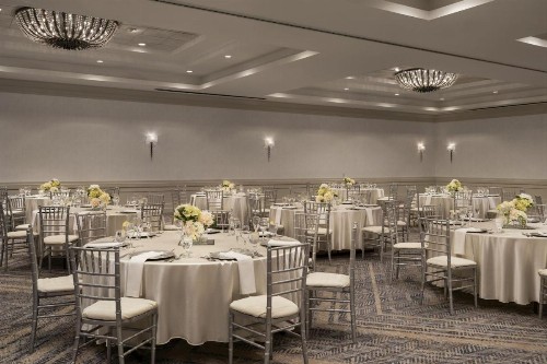 Bakersfield Marriott at the Convention Center - image 43