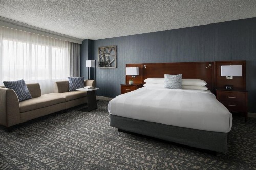Bakersfield Marriott at the Convention Center - image 46