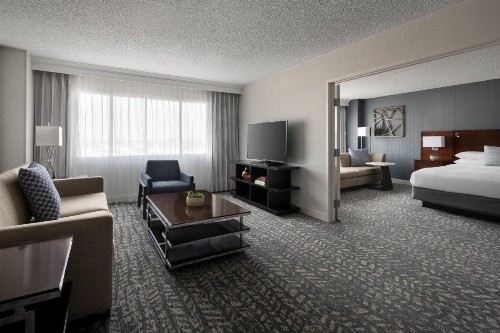Bakersfield Marriott at the Convention Center - image 50