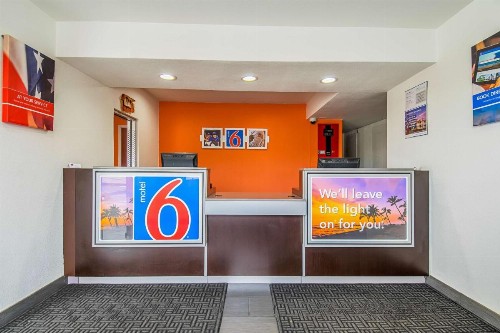 Motel 6-Bakersfield CA - Airport - image 22