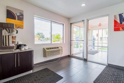 Motel 6-Bakersfield CA - Airport - image 25