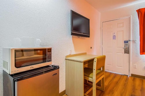 Motel 6-Bakersfield CA - Airport - image 27