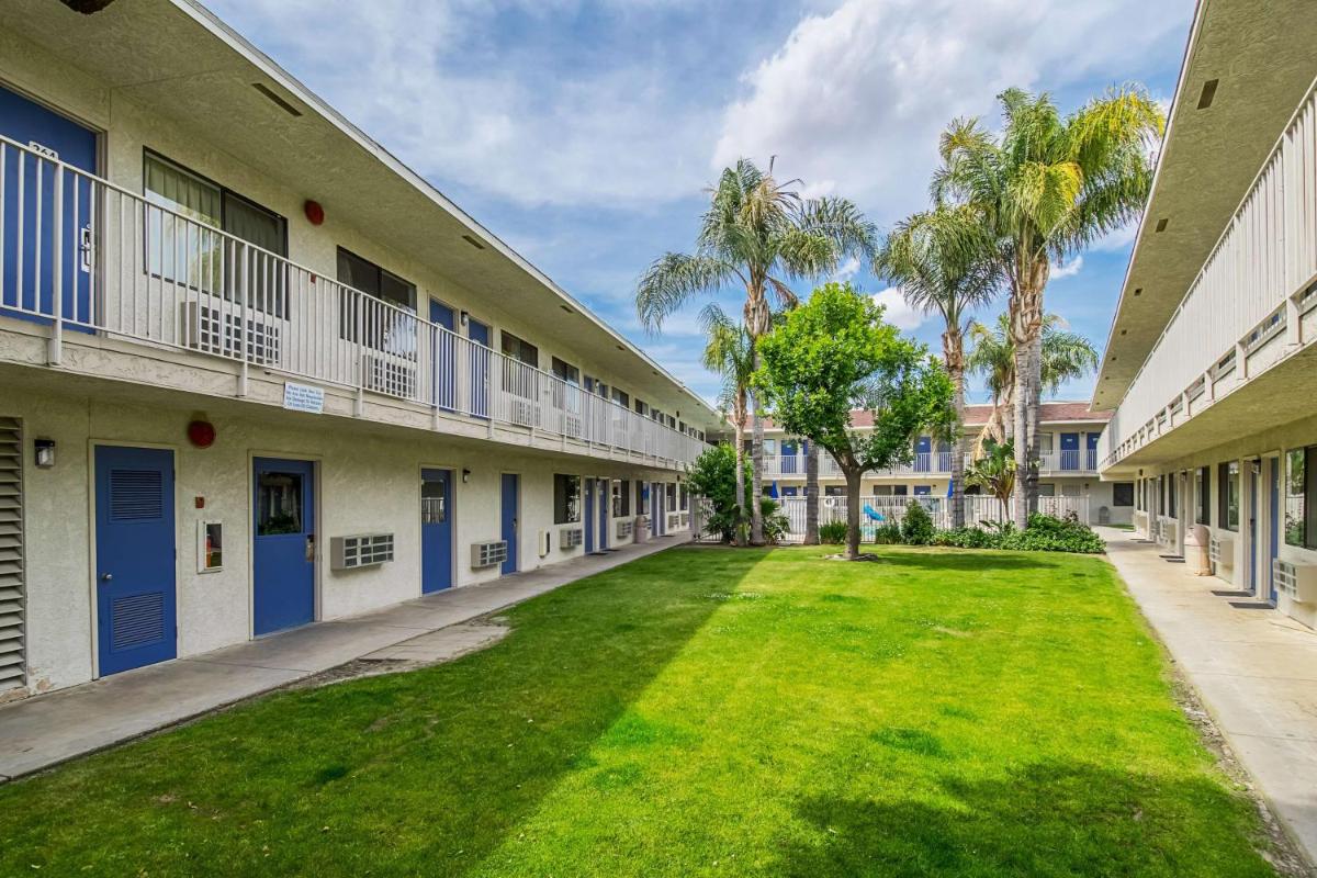 Motel 6-Bakersfield CA - Airport - image 3