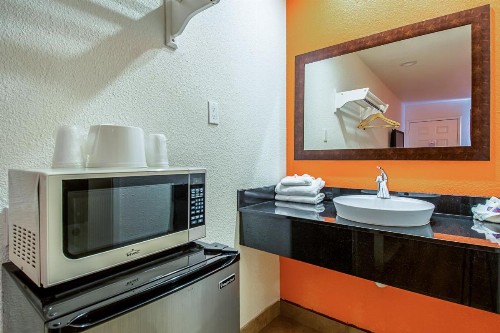 Motel 6-Bakersfield CA - Airport - image 31